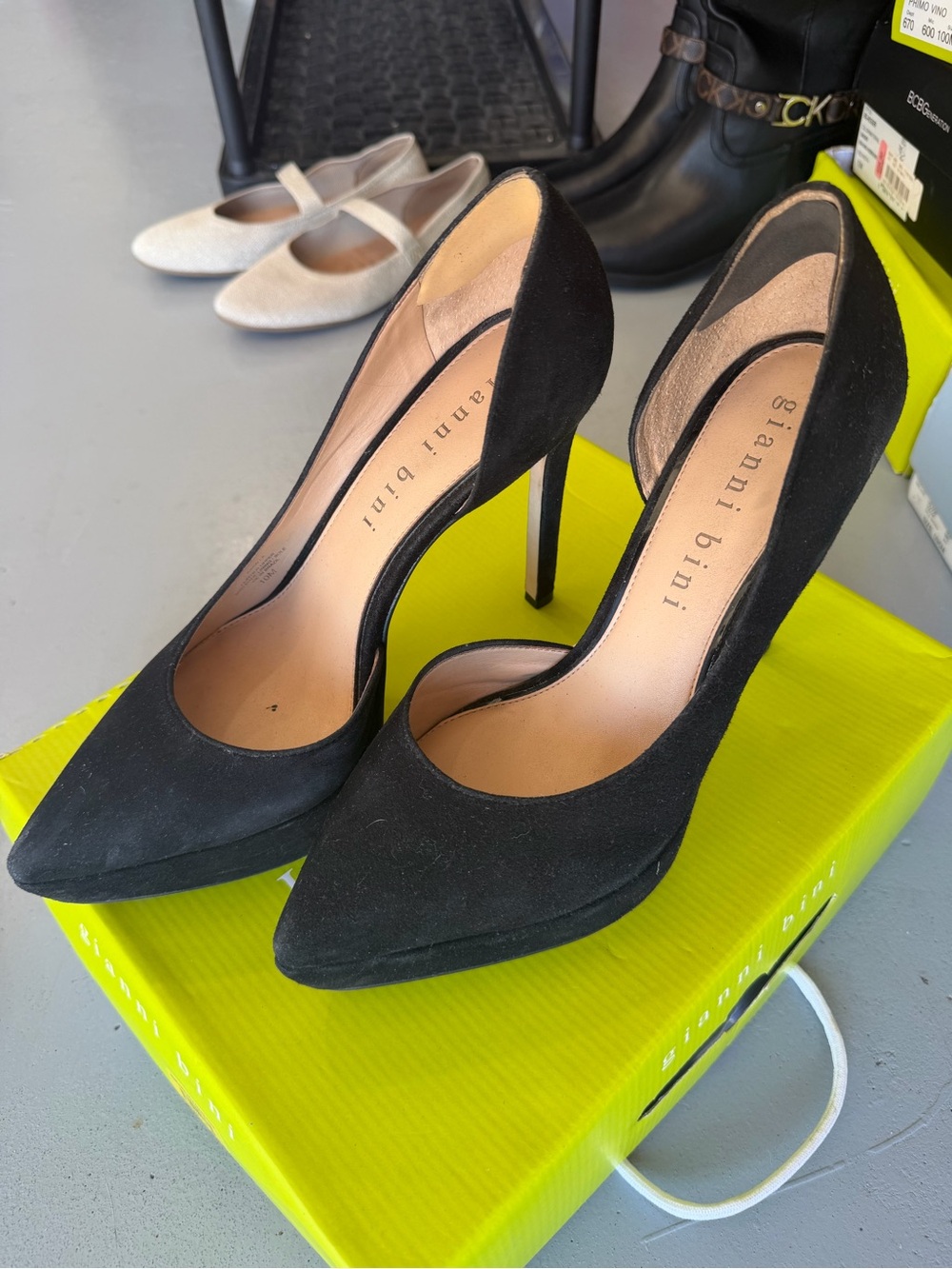 Gianni Bini Black Suede Pointed-Toe Stiletto Heels